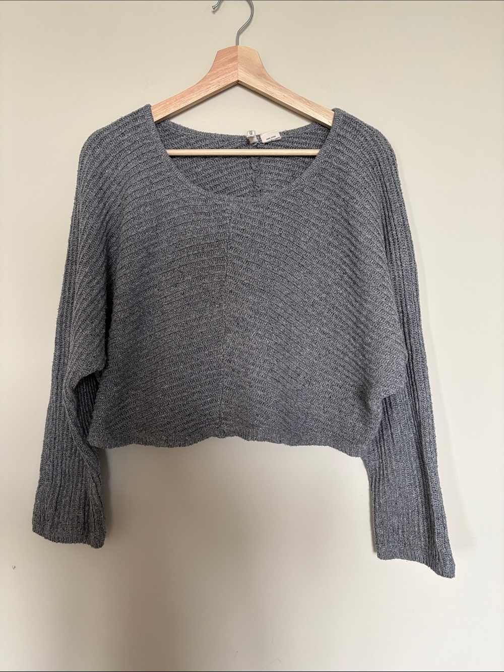 Gray Cropped Knit Sweater - Relaxed V-Neck